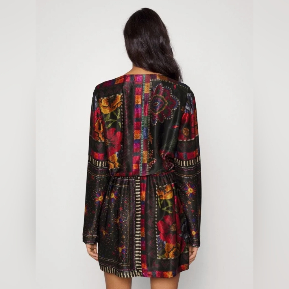 NWT Farm Rio Mixed Scarves Wrap Floral Mini Dress in Size Medium - Picture 2 of 9